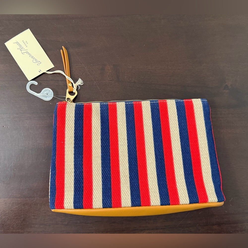 Universal Thread make up bag. NWT. - Picture 2 of 4
